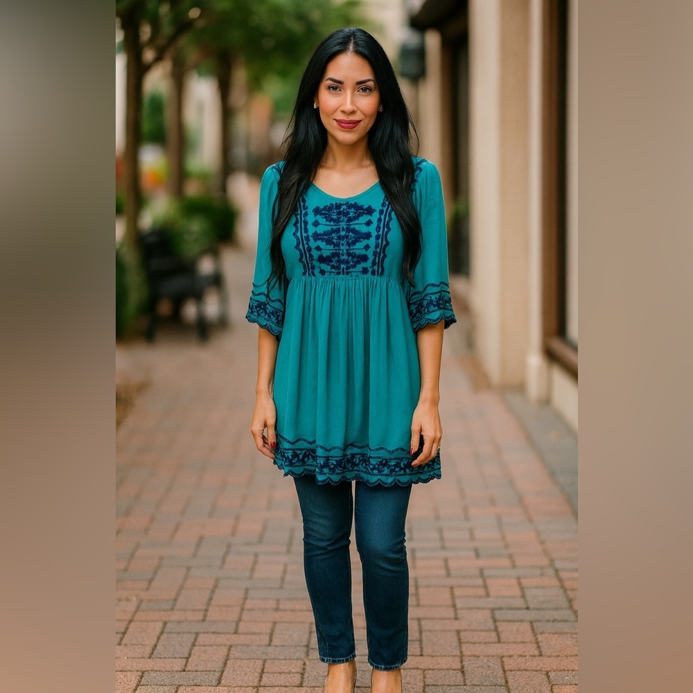 Urban Mango Boho Embroidered Top Size Small
